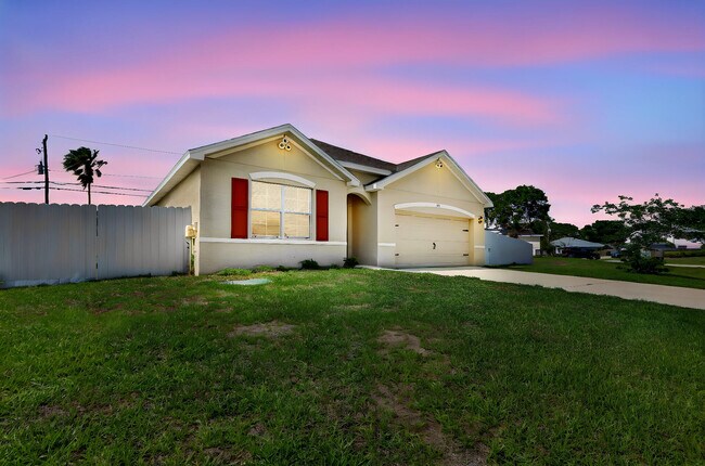 Building Photo - 393 SW Tarra Ave