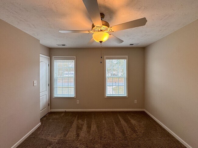 Building Photo - Well-Maintenance 4 Bed 2.5 Bath Hoke County Home