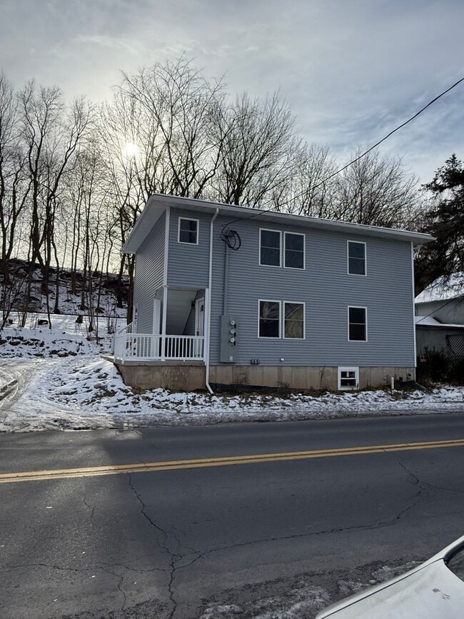 Building Photo - 1136 S Main St