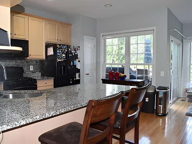 Building Photo - 2460 Terra Cotta Cir