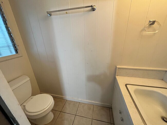 Building Photo - 99-228-228 Aiea Heights Dr
