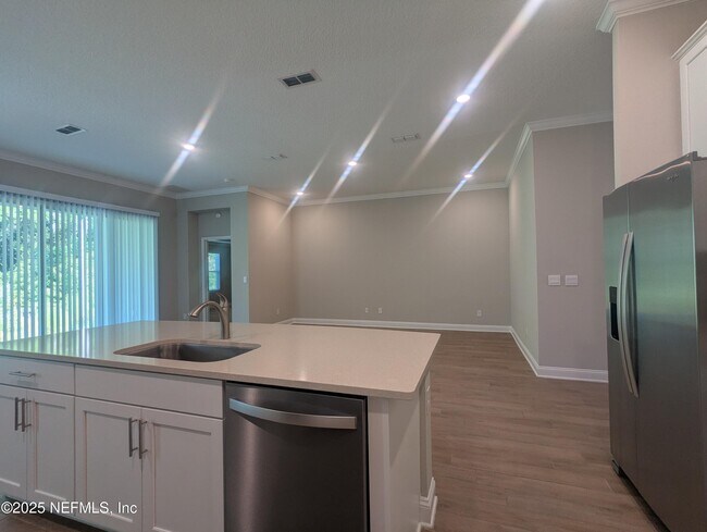 Building Photo - 116 Zancara St