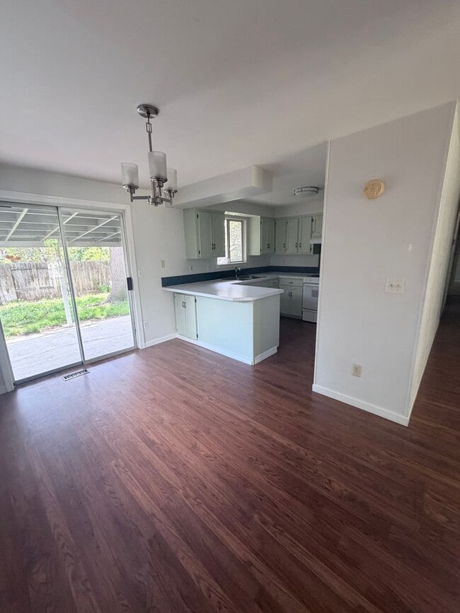 Building Photo - Great house with backyard
