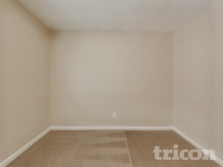 Building Photo - 4021 Wylie Ln