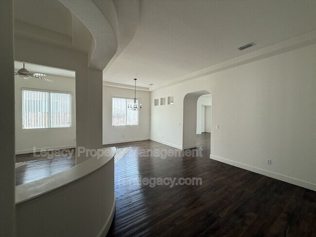 Building Photo - 1700 Charm Way