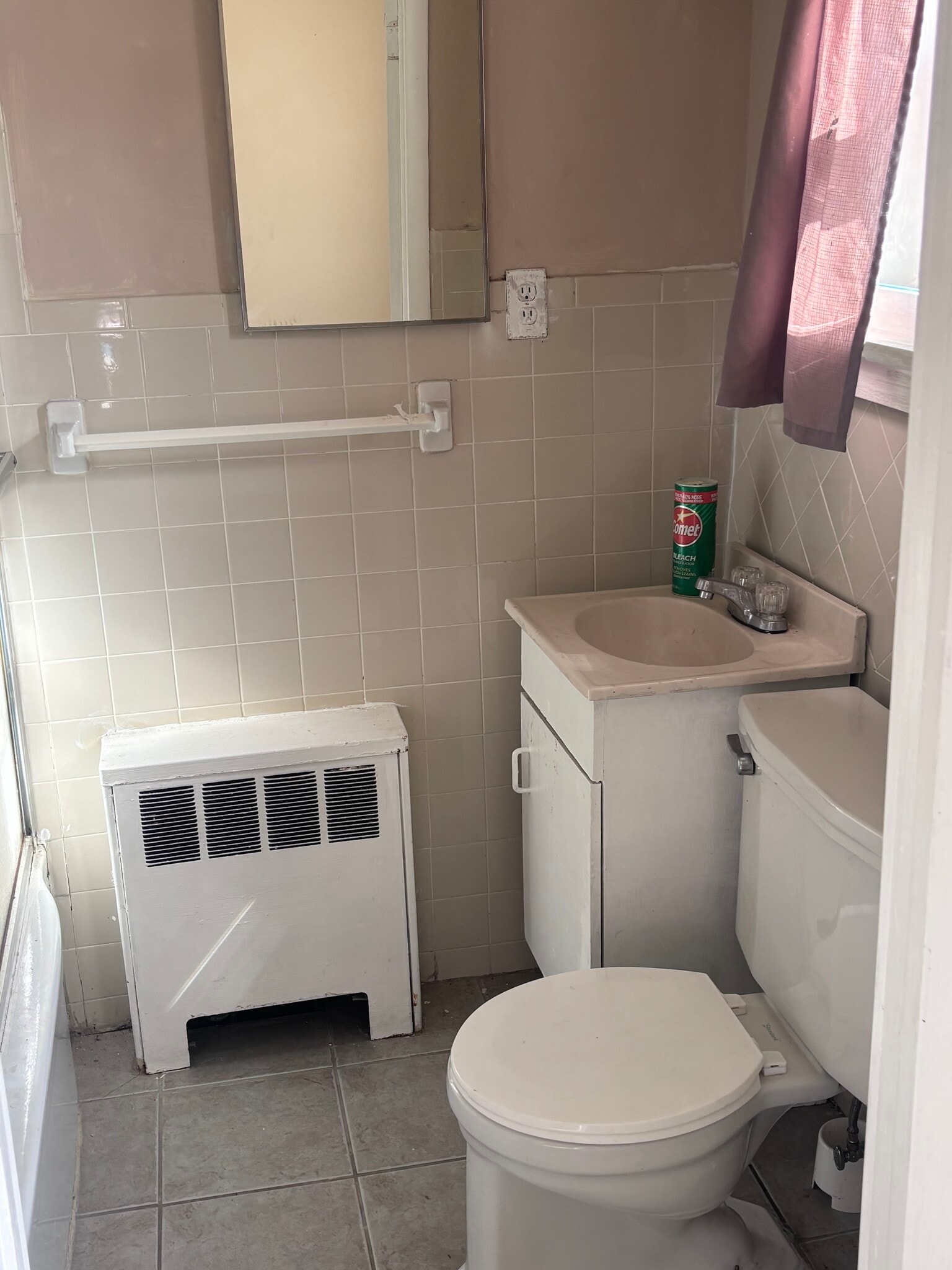 Bathroom - 140 North Ave