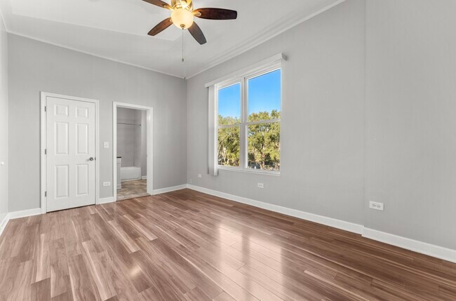 Building Photo - 803 S Karlov Ave
