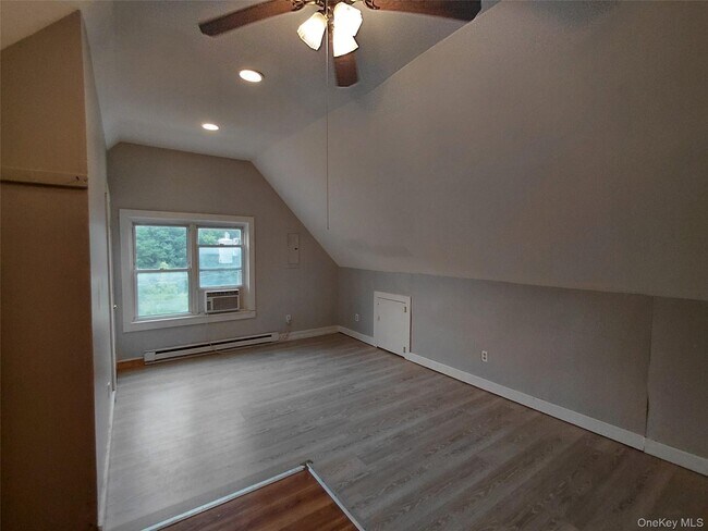 Building Photo - 67 Greenkill Ave