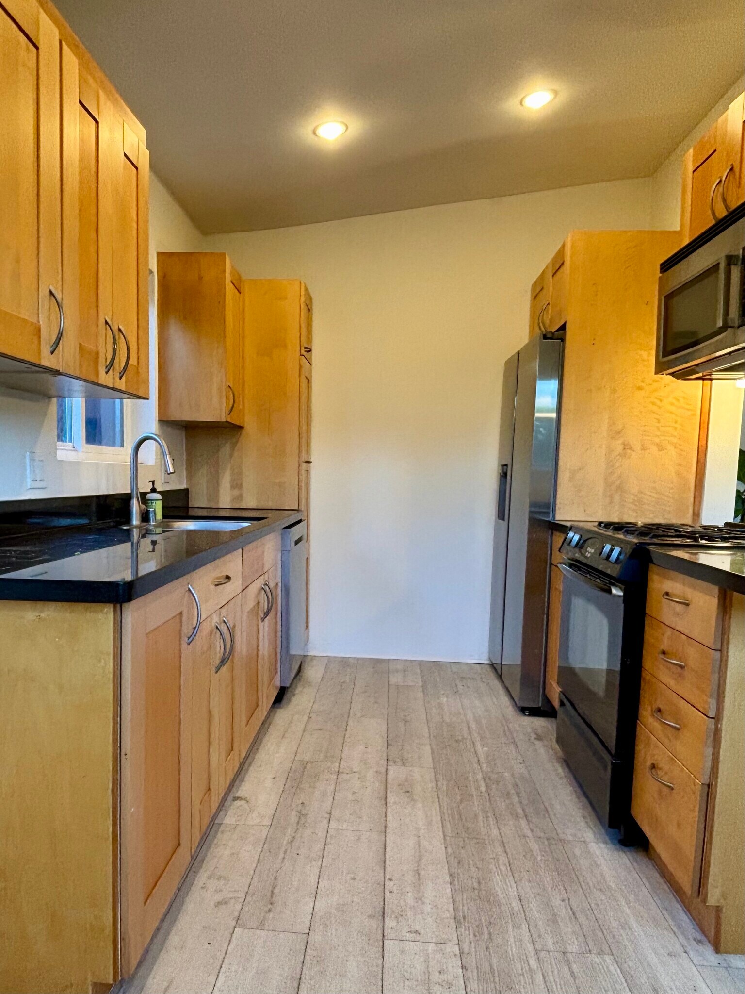 Unit 1 - 538 Brooks Ave