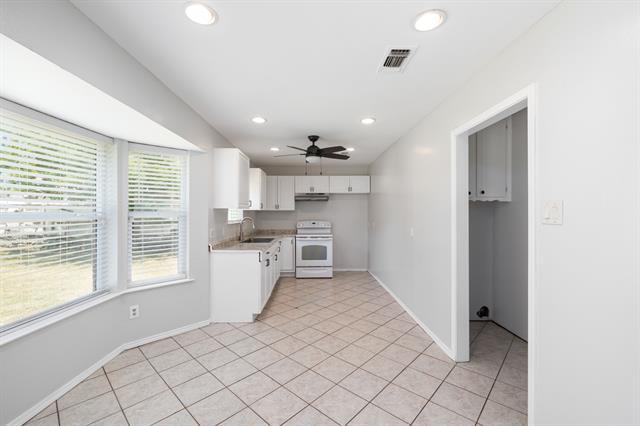 Building Photo - 308 Clearwood Dr