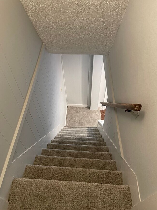 Building Photo - 122-124 E High Street