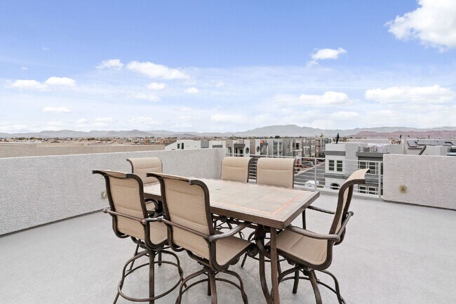 Building Photo - stunning 3-bedroom, 2.5-bathroom Tri Level Home