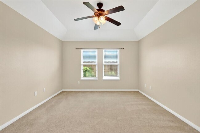 Building Photo - 6018 Tapestry Dr