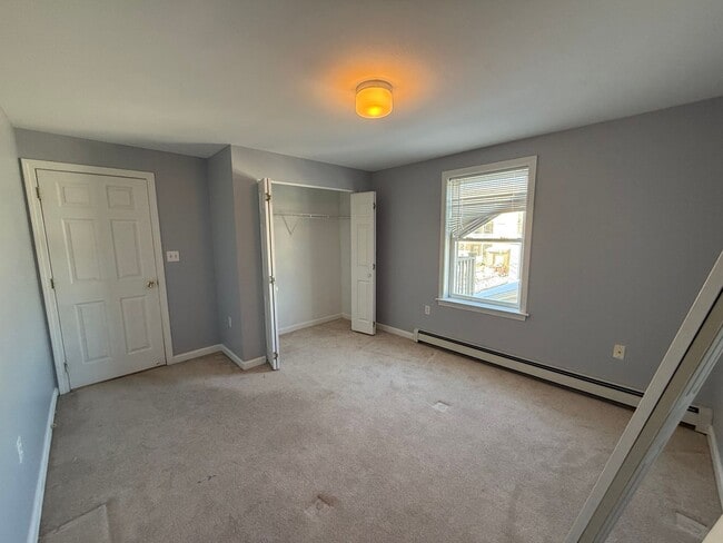 Building Photo - 570 Montgomery St