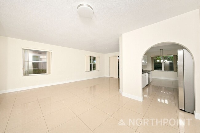 Building Photo - 8530 Via Romona Via