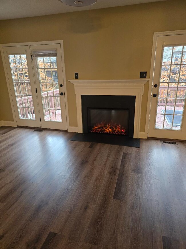 Building Photo - 9308 Gordon Ct