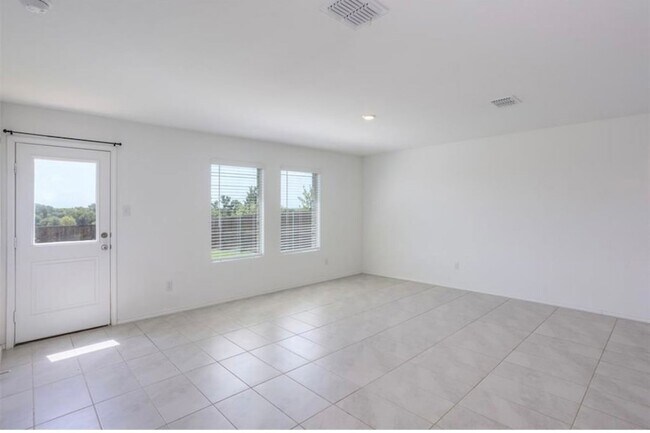 Building Photo - 1617 Vattier St