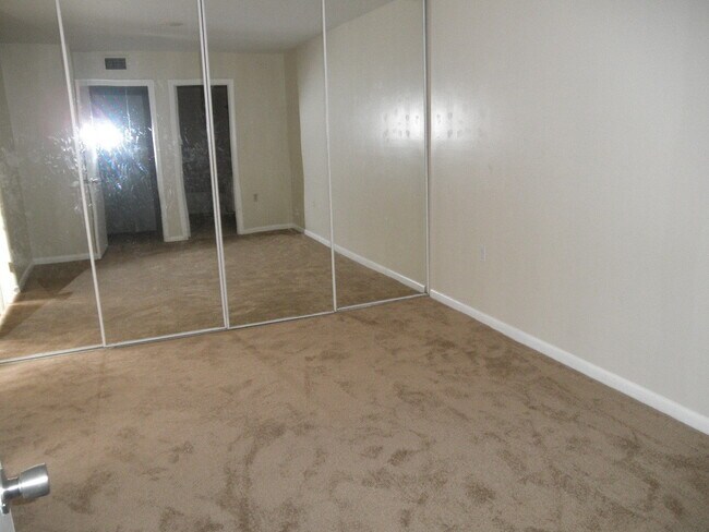 Building Photo - 731 Mill Valley Pl