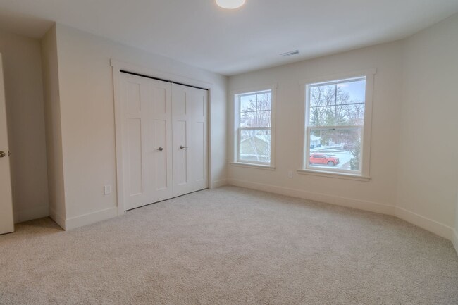 Building Photo - Trailside Condo-2 Bd 2.5 Bath