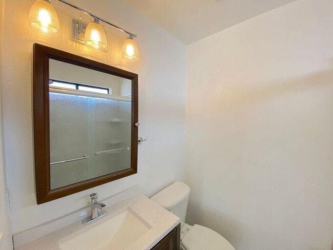 Building Photo - 3 Bedroom Townhouse North Reno - 2 Car Attached Garage/Mountain Views