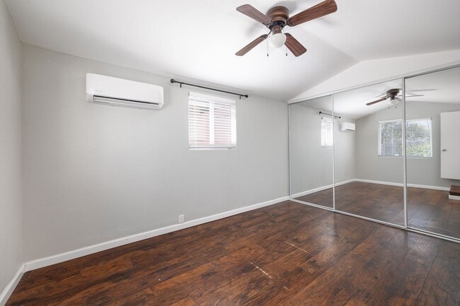 Building Photo - Beautifully Upgraded 2 Bedroom Starter Home!
