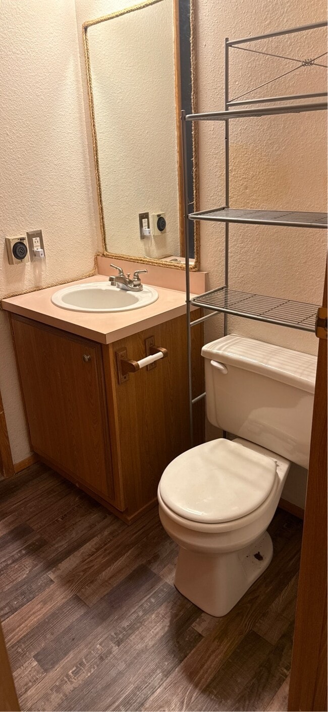 Building Photo - 103 SE 145th Dr