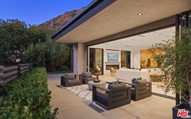 Building Photo - 5958 Paseo Cyn Dr