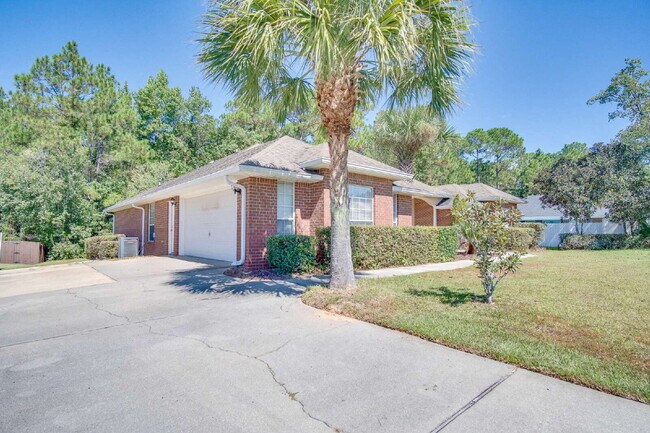Building Photo - Spacious Pace Home with Office, Fireplace ...