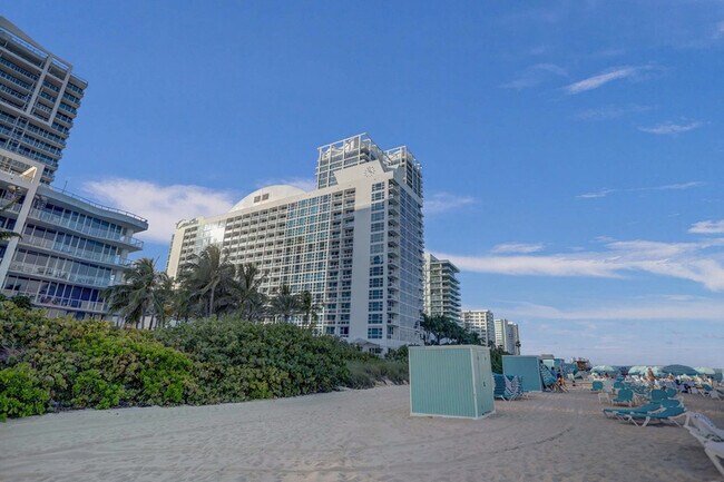Building Photo - 6801 Collins Ave
