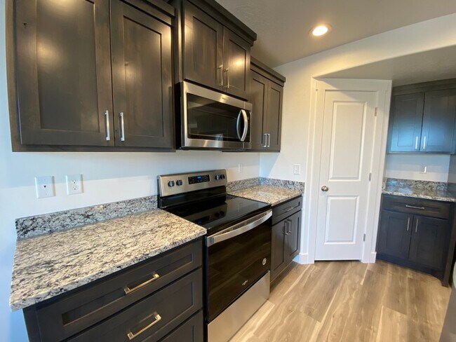 Building Photo - 2035 N 350 E
