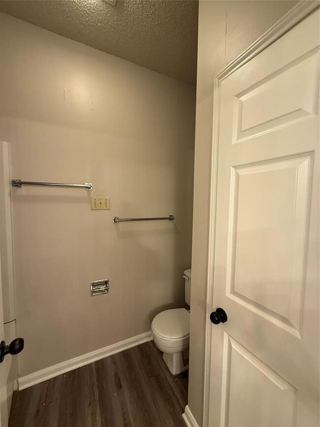 Building Photo - 6501 Columbia Oaks Ct