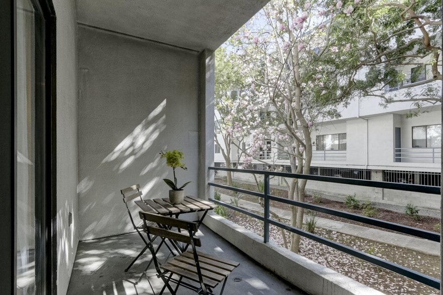 Building Photo - 4671 Albany Cir