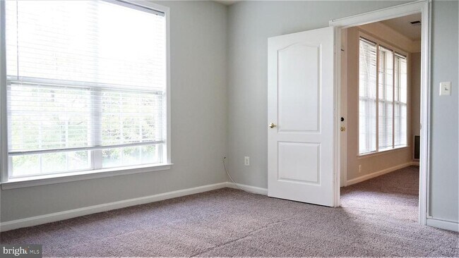 Building Photo - 12195 Abington Hall Pl