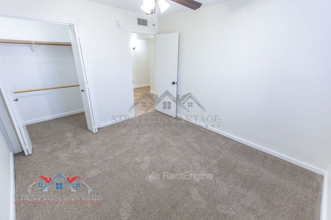 Building Photo - 1928 N Kachina