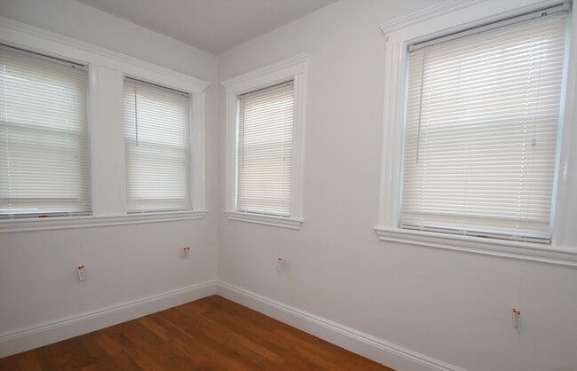Building Photo - 353 Lowell Ave