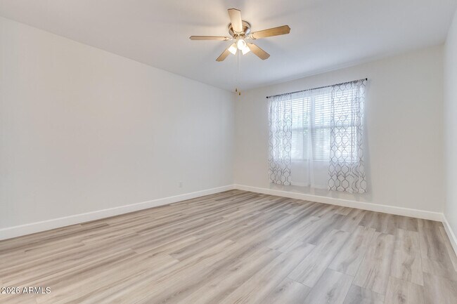 Building Photo - 4750 E Chromium Rd