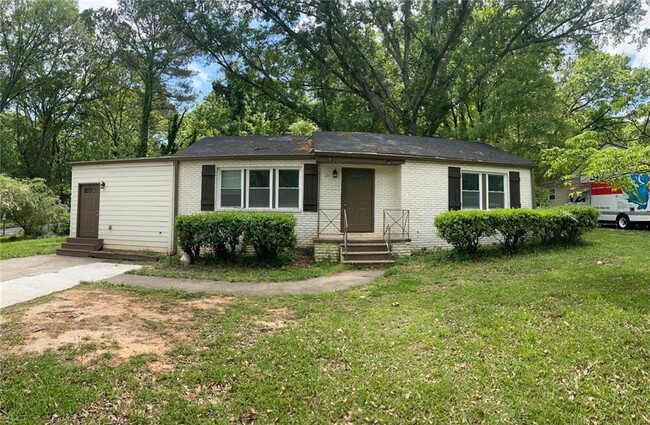 Primary Photo - 3258 Raymond Dr