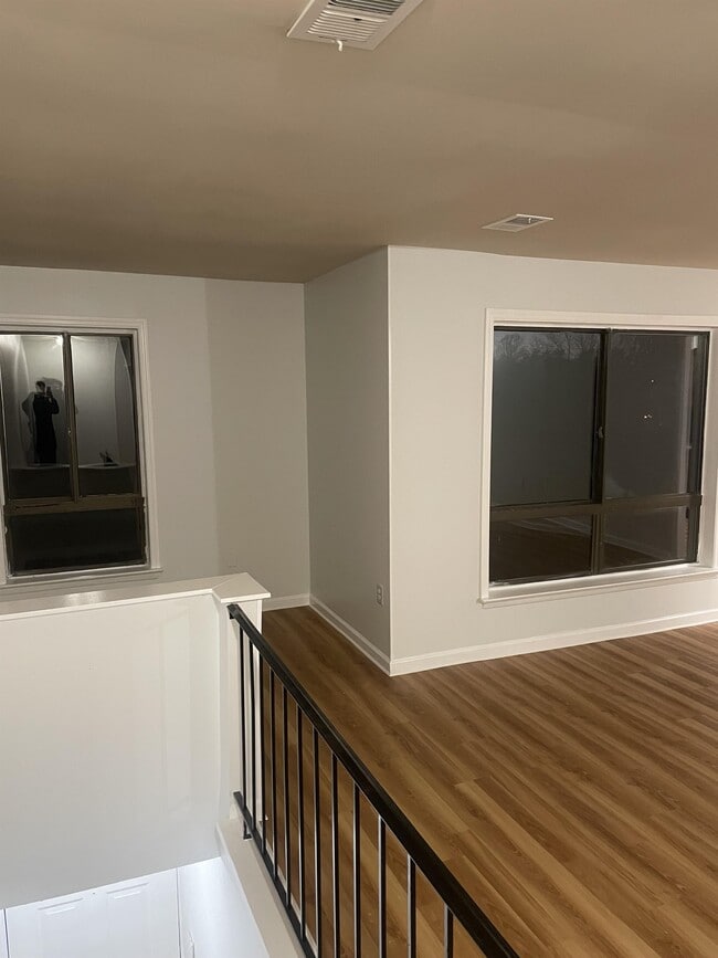 Building Photo - 66 Banner Ct