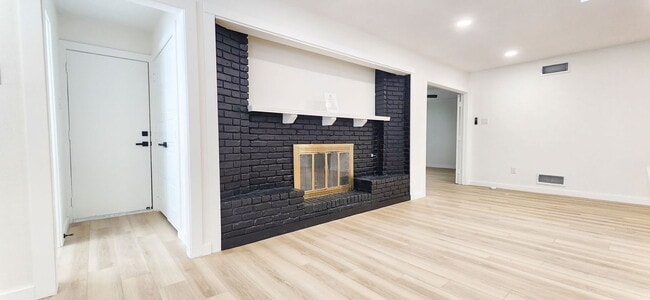 Building Photo - 1607 Centenary Dr