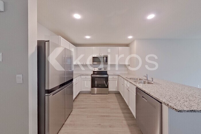 Building Photo - 8688 SW 43rd Ter