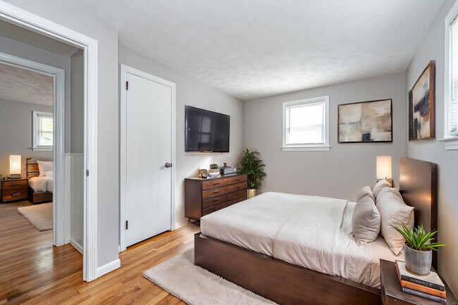 Building Photo - 14 Alaimo Dr
