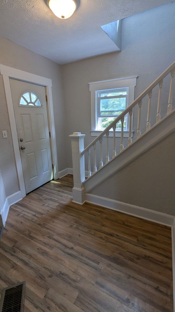 Building Photo - Newly renovated two-bedroom, one-bath home in Canton