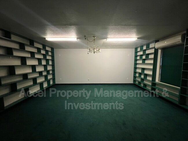 Building Photo - 3013 Constellation Dr