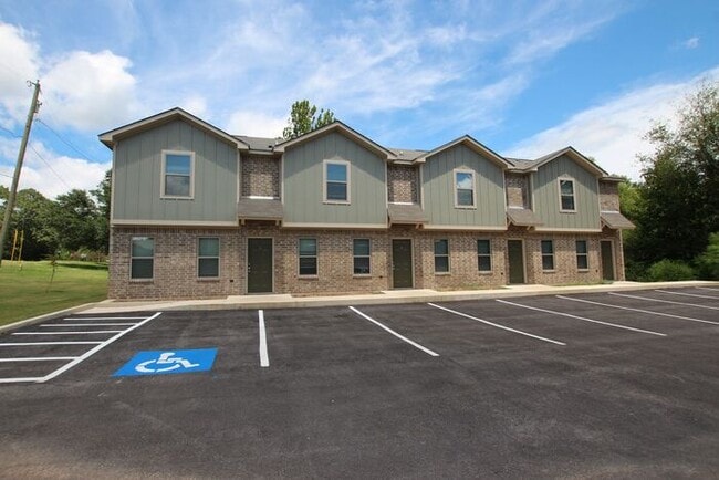 Building Photo - Available Now! 2 Bed 1.5 Bath Townhome! Li...