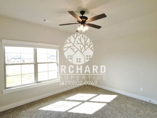 Building Photo - Tontitown- Single-Family Home- Beautiful W...
