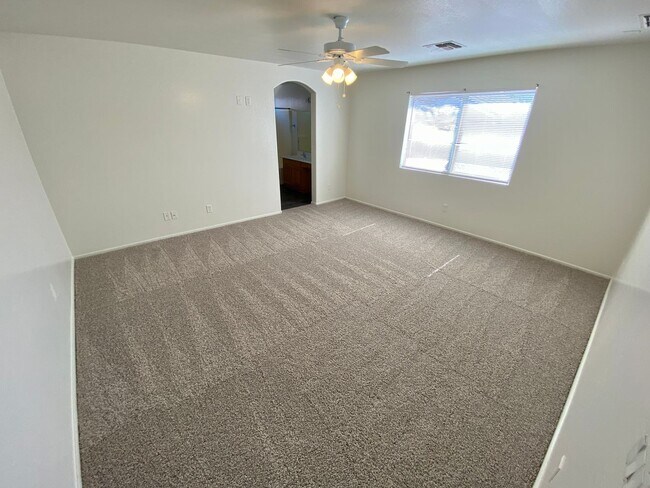 Building Photo - 3 Bed, 2 Bath in Rancho El Mirage