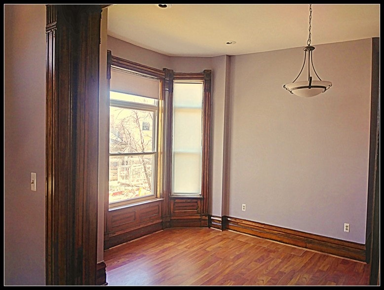 Building Photo - 1527 W Cullerton St