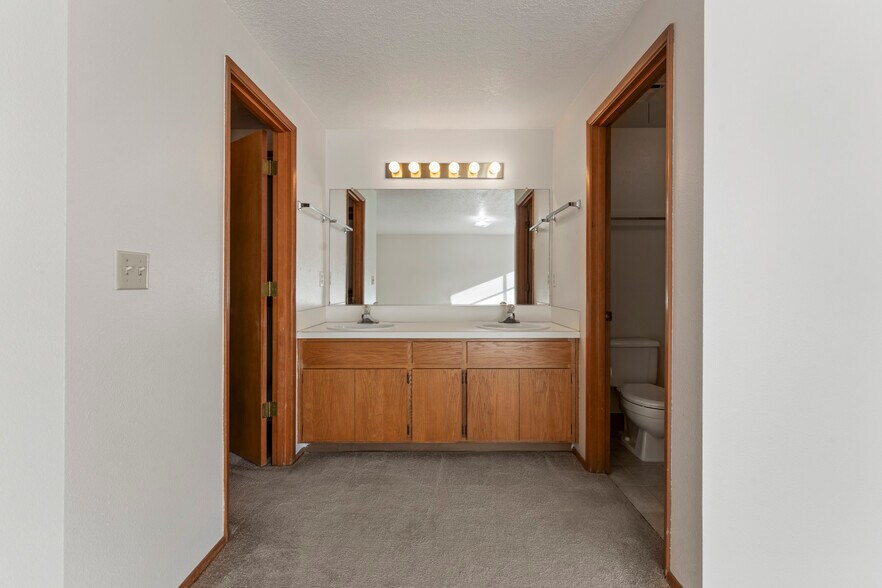 Building Photo - 7050 SW 174th Ave