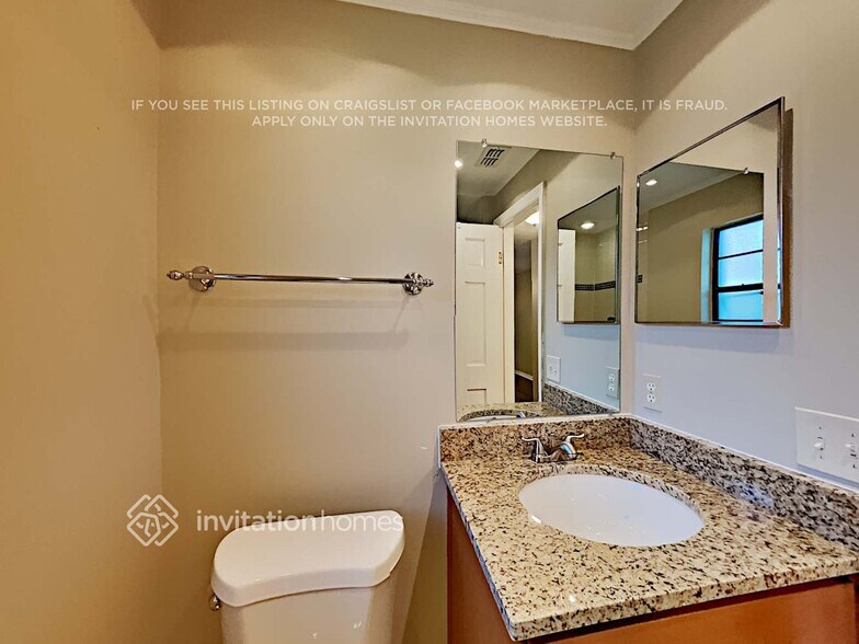 Building Photo - 715 Foxglove Pl