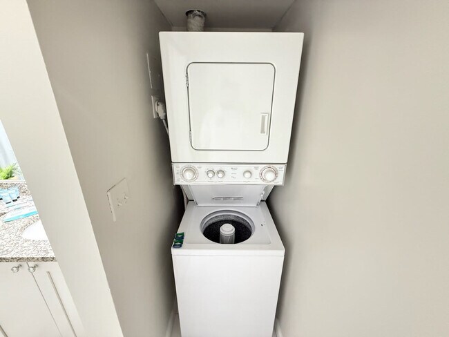 Building Photo - 401 12th St S